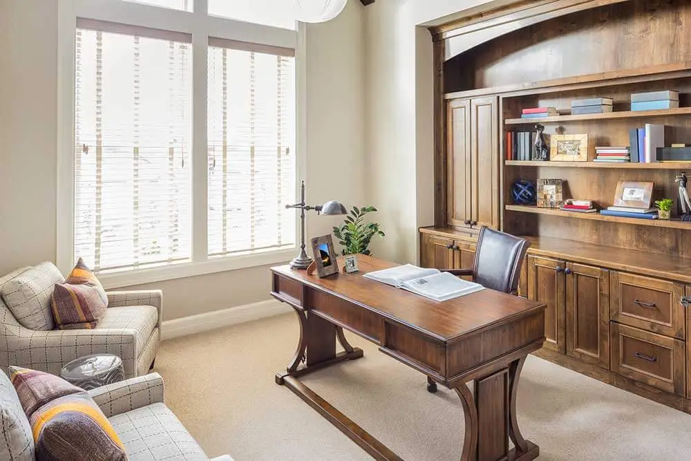 Traditional-Office-Room