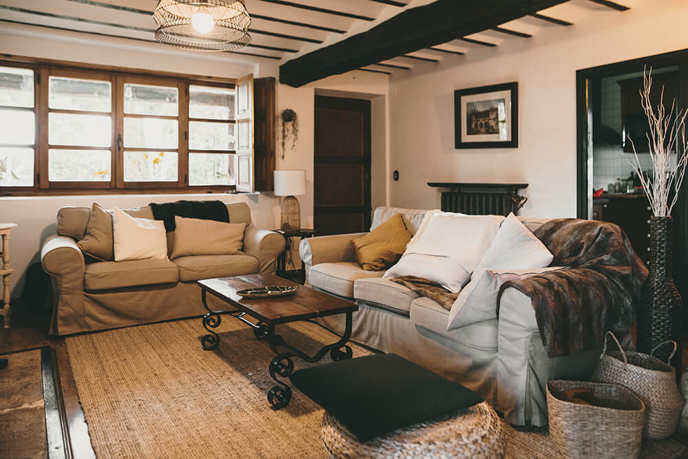 transitional living room